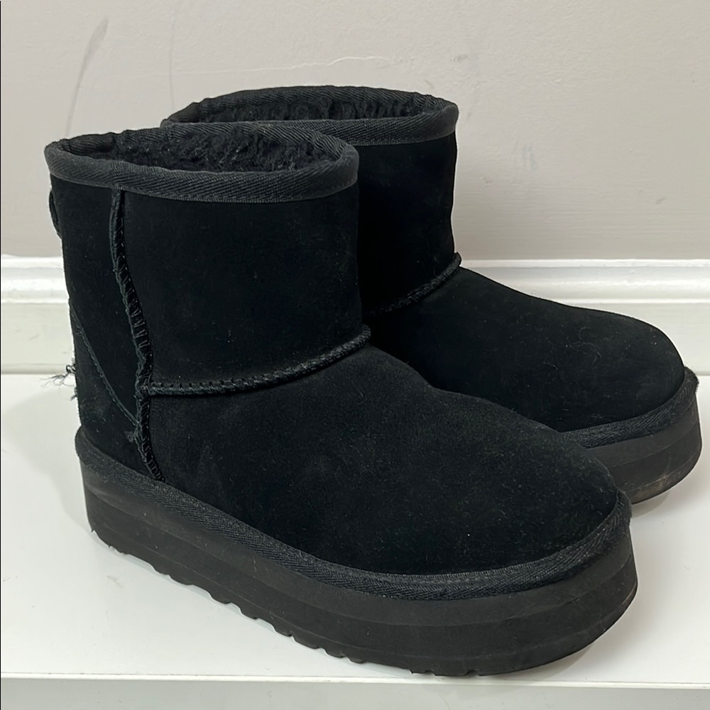 UGG classic mini platform boots